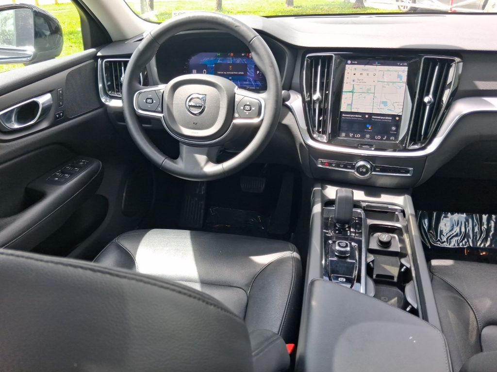 2025 Volvo S60 Core - Photo 10