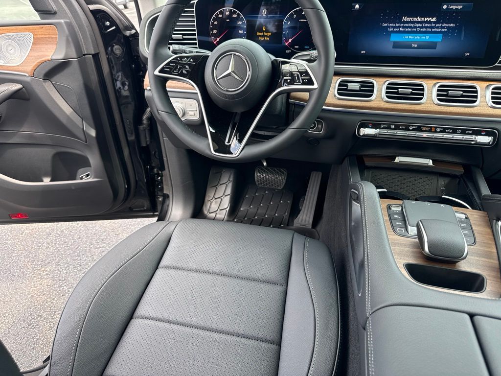 Thumbnail: 2026 Mercedes-Benz GLE - 19