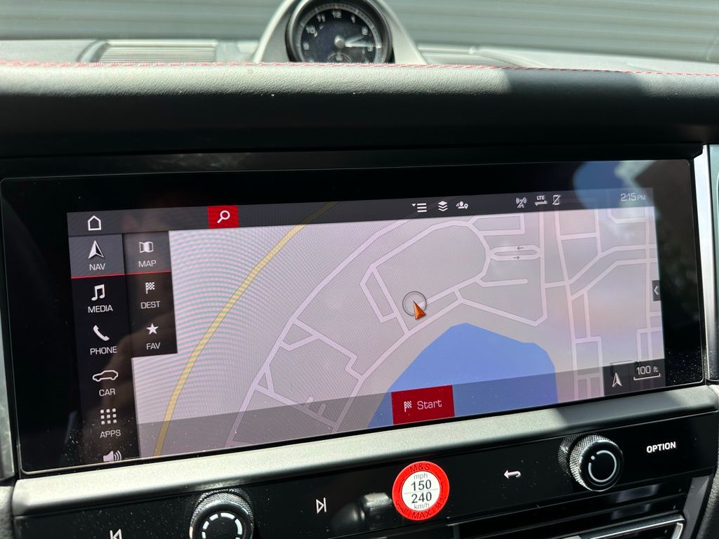 2024 Porsche Macan  26