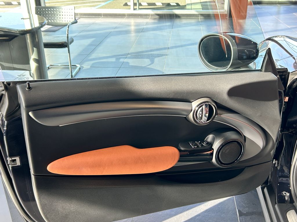 Thumbnail: 2023 MINI Cooper - 11