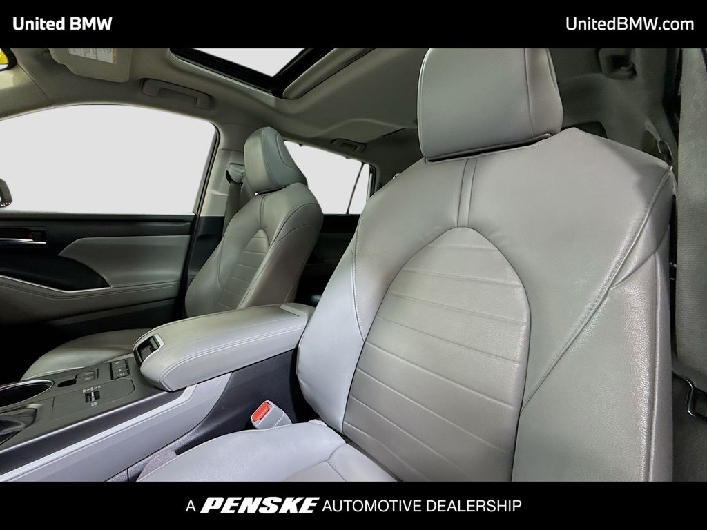 Thumbnail: 2020 Toyota Highlander - 5