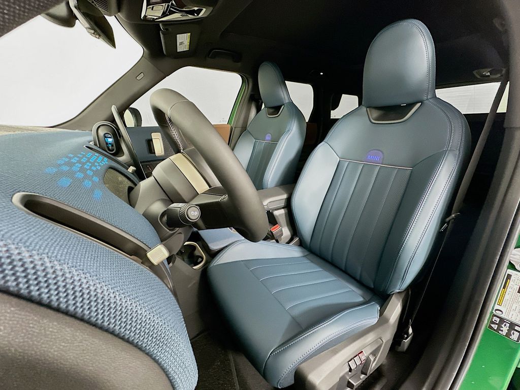 2025 MINI Cooper Countryman Signature 16