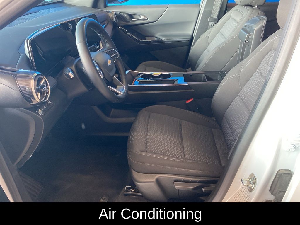 Used 2025 White Chevrolet LT image 8