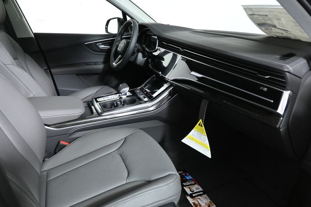 Thumbnail: 2026 Audi Q7 - 22