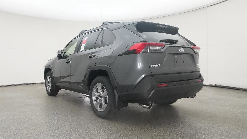 2025 Toyota RAV4 XLE 12