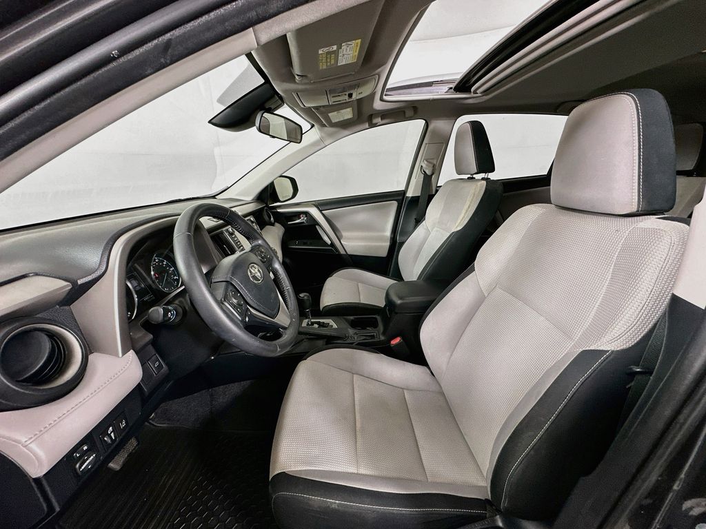 Thumbnail: 2017 Toyota RAV4 - 20