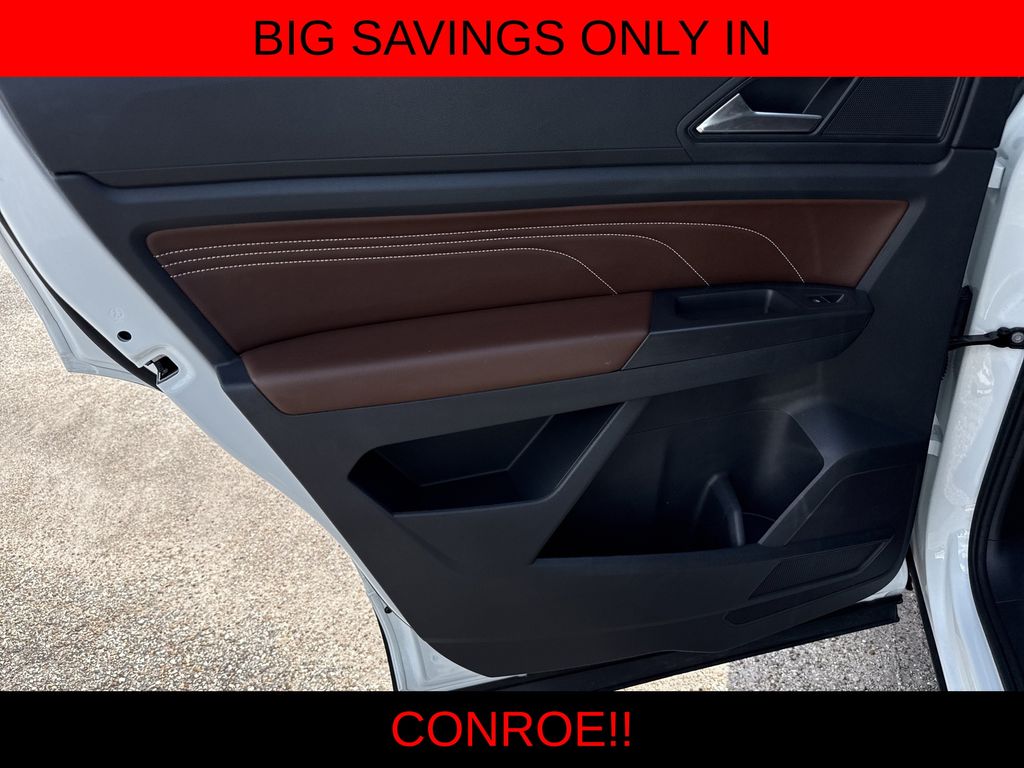 2022 Volkswagen Atlas 3.6L V6 SE w/Technology White at South Houston Nissan