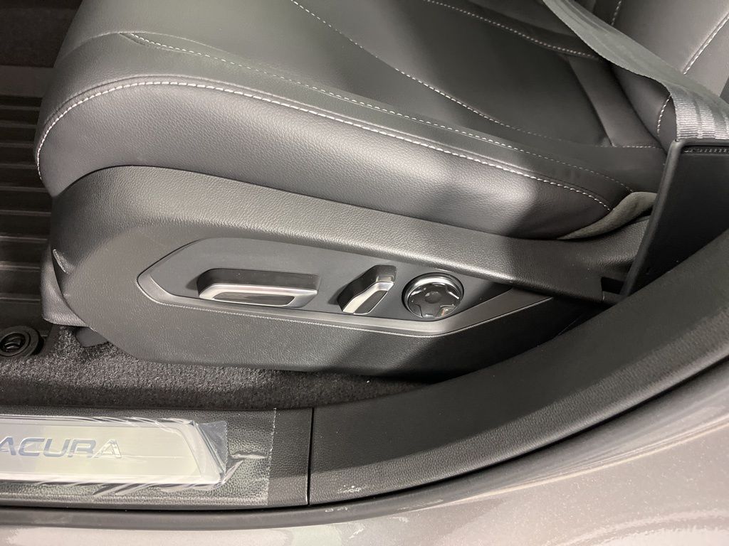 Thumbnail: 2026 Acura RDX - 25