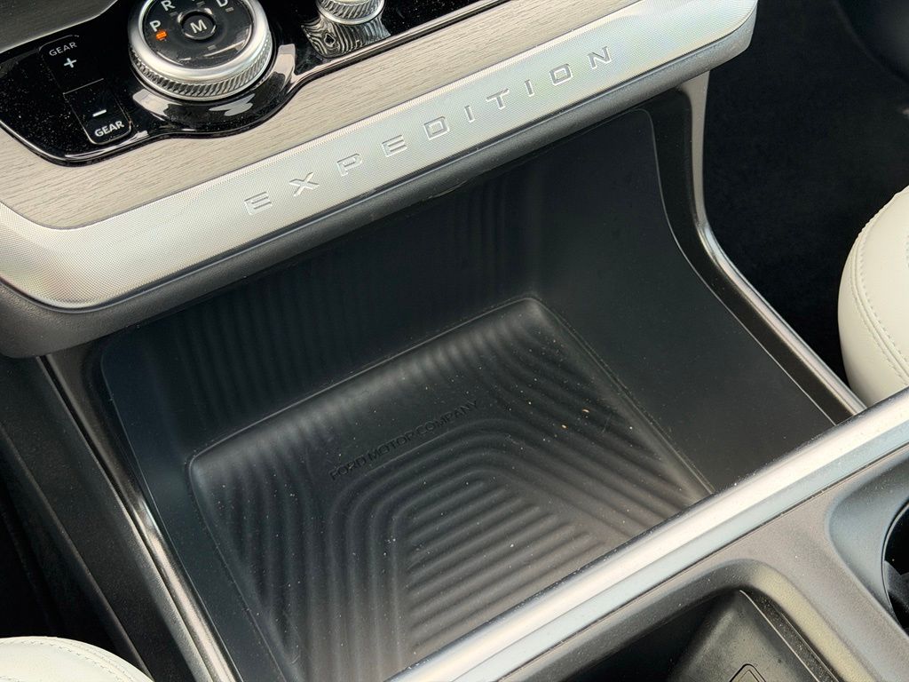 2025 Ford Expedition Platinum MAX