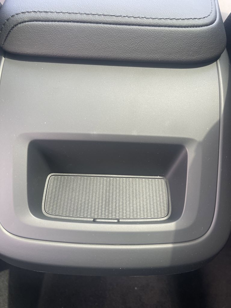 2023 Volvo XC60 B5 Plus Dark Theme photo