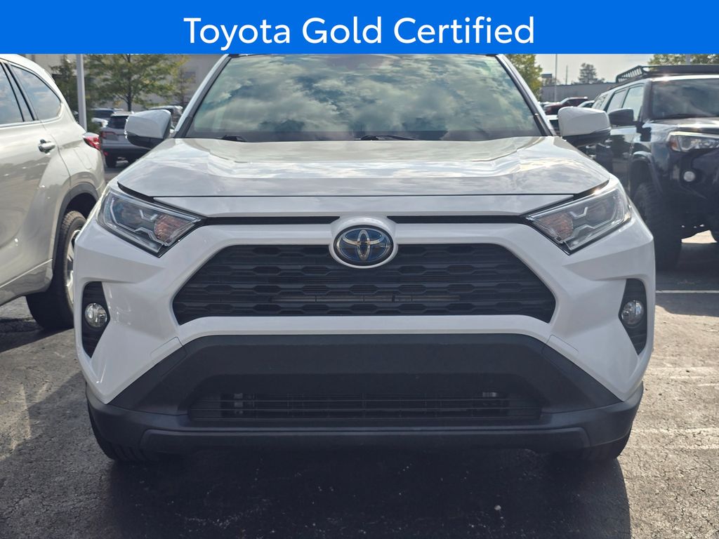 Certified Used 2020 White Toyota XLE image 2