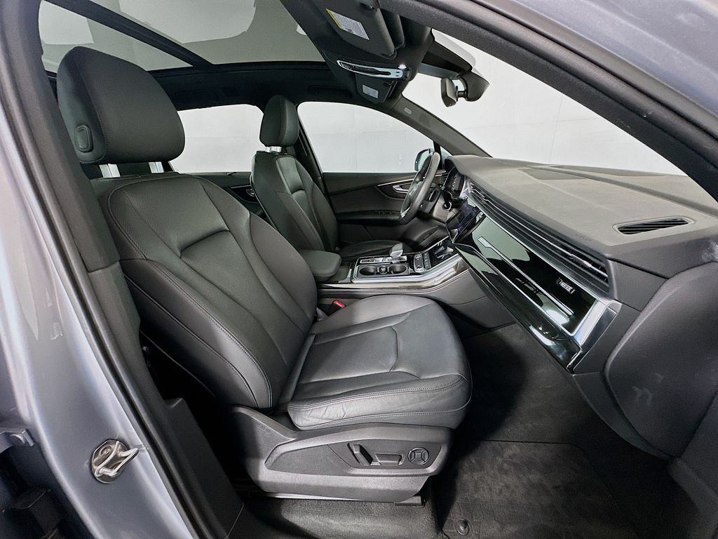 Thumbnail: 2021 Audi Q7 - 29