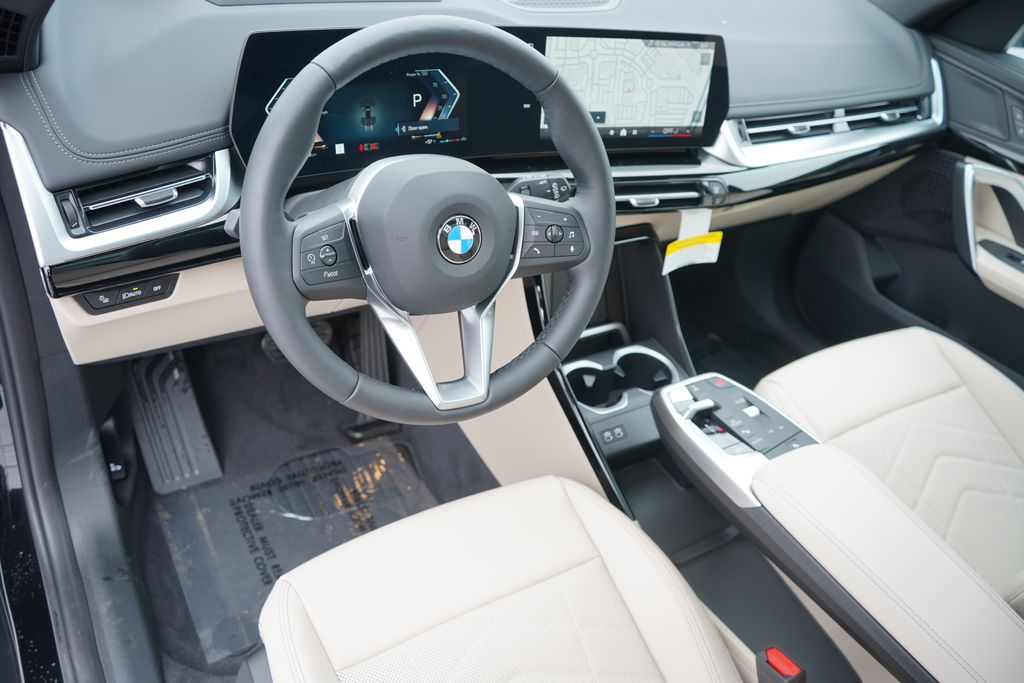 2025 BMW X1 xDrive28i 12