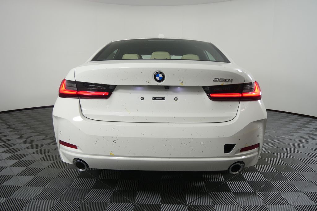 Thumbnail: 2026 BMW 3 Series - 4