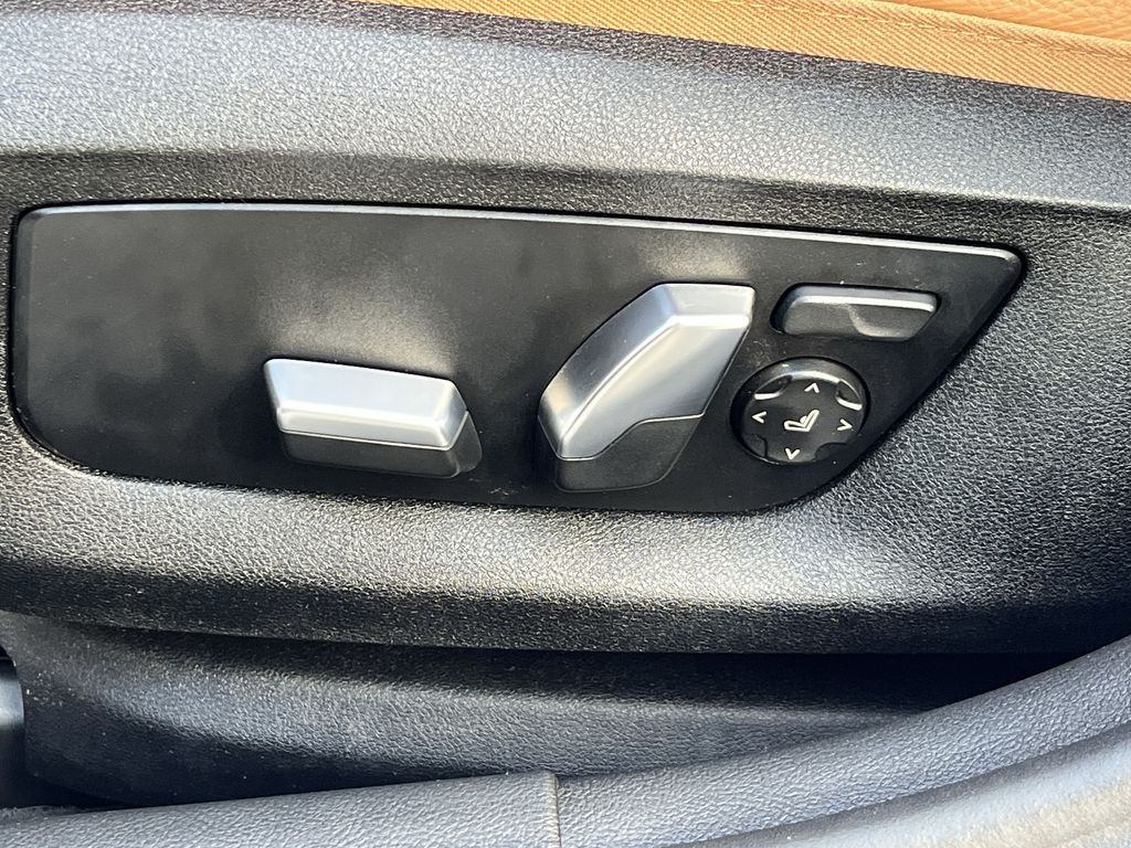 Thumbnail: 2022 BMW 5 Series - 12