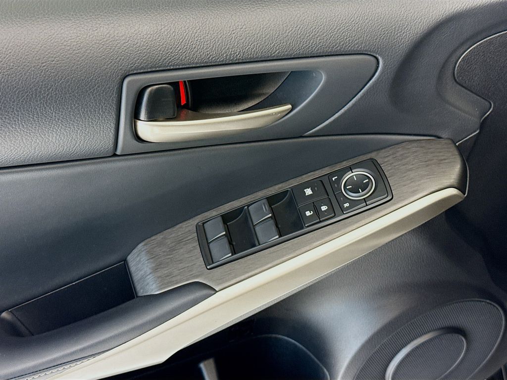 Thumbnail: 2019 Lexus IS - 24