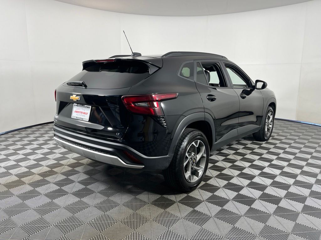 Thumbnail: 2025 Chevrolet Trax - 9