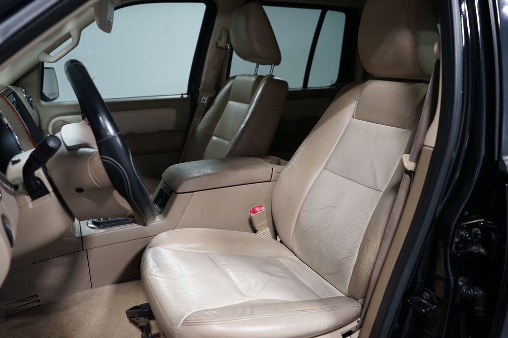 Thumbnail: 2010 Ford Explorer - 6