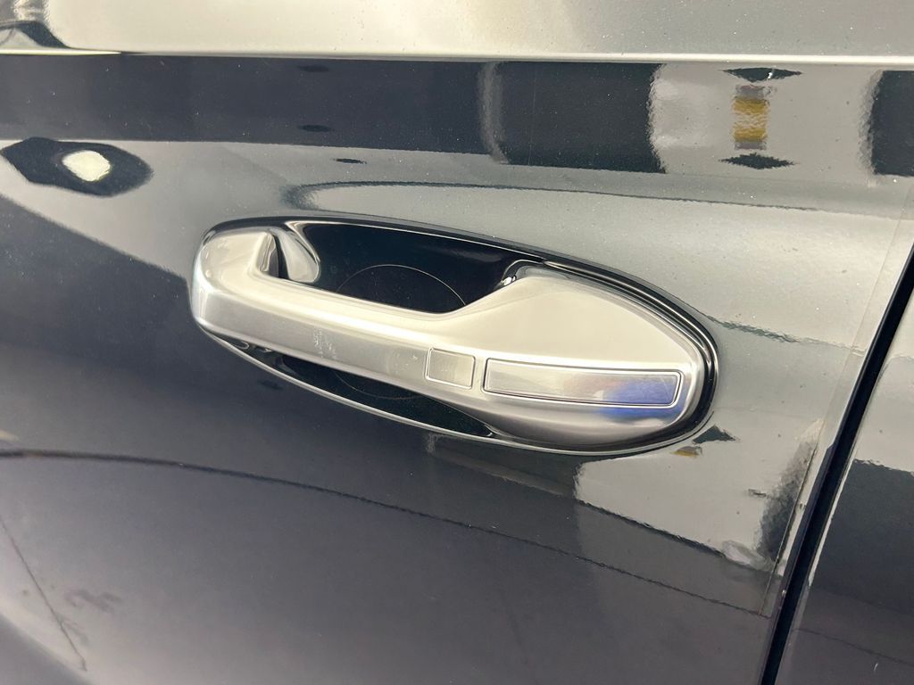Used 2024 Robust Emerald Hyundai Calligraphy image 40