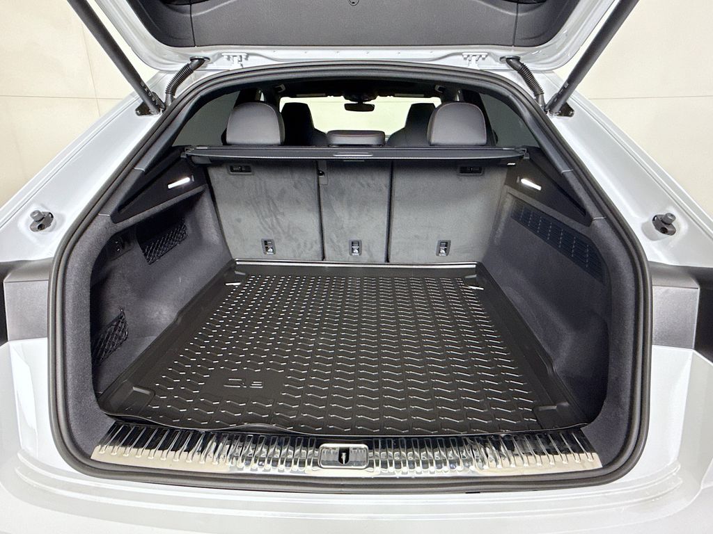 Thumbnail: 2026 Audi Q8 - 29