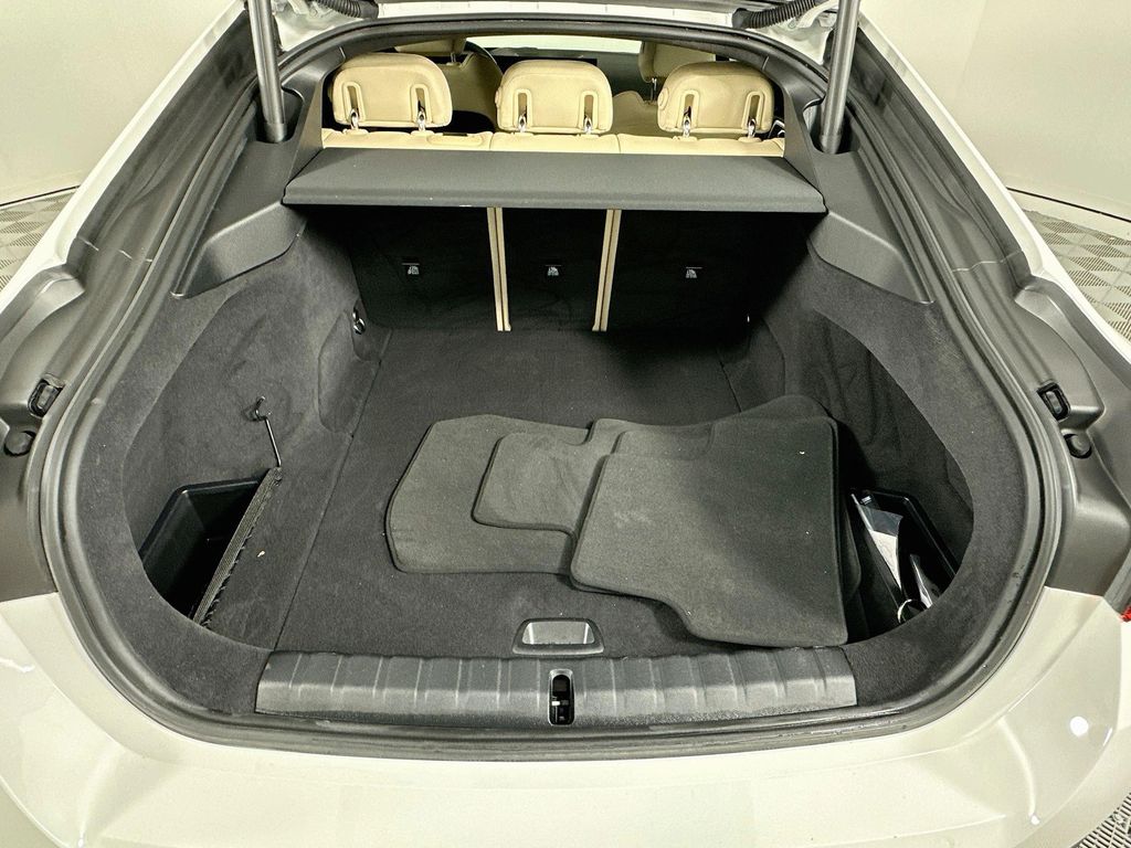 Thumbnail: 2024 BMW i4 - 27