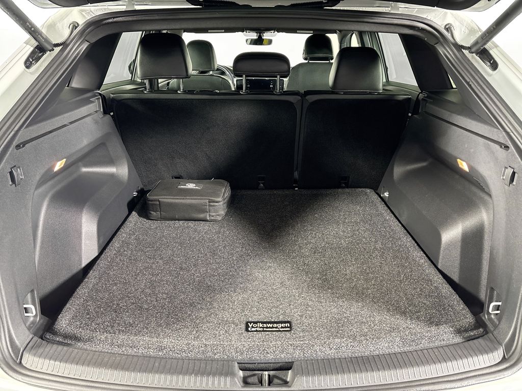 2023 Volkswagen Atlas Cross Sport 2.0T SE w/Technology