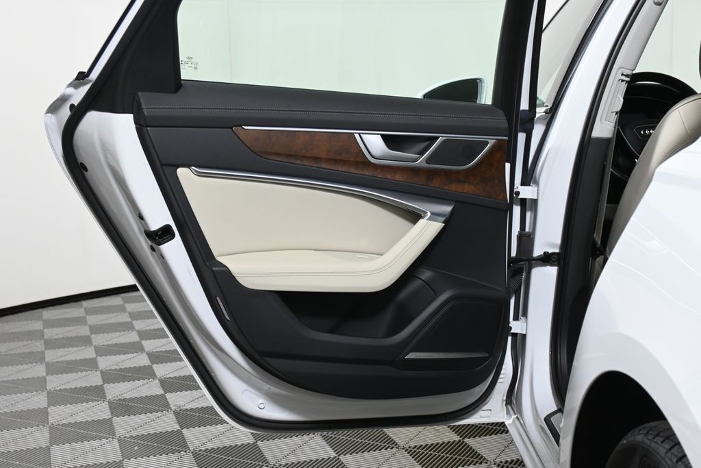 Thumbnail: 2022 Audi A6 - 32