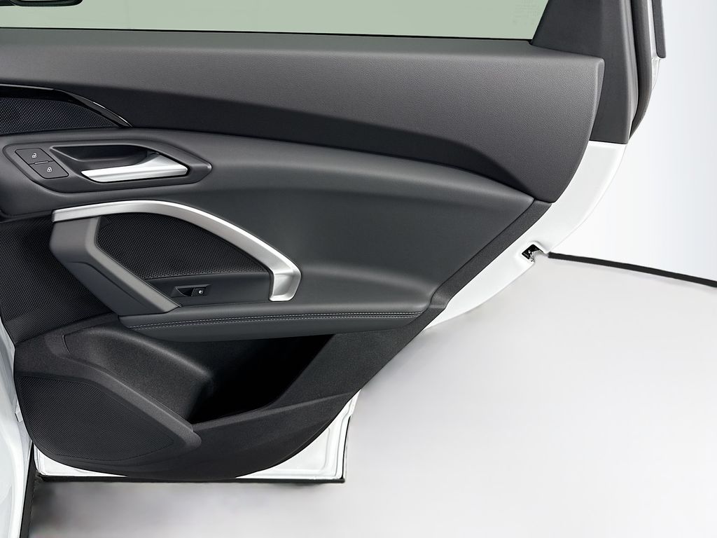 Thumbnail: 2025 Audi Q5 - 26