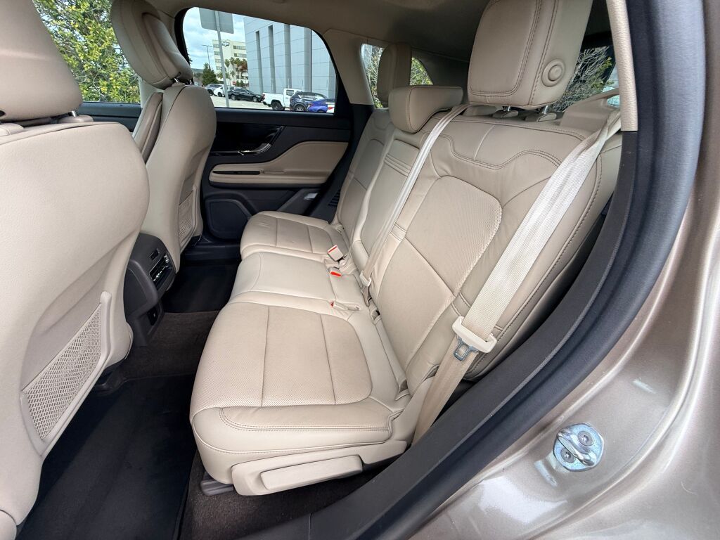 Thumbnail: 2020 Lincoln Corsair - 17