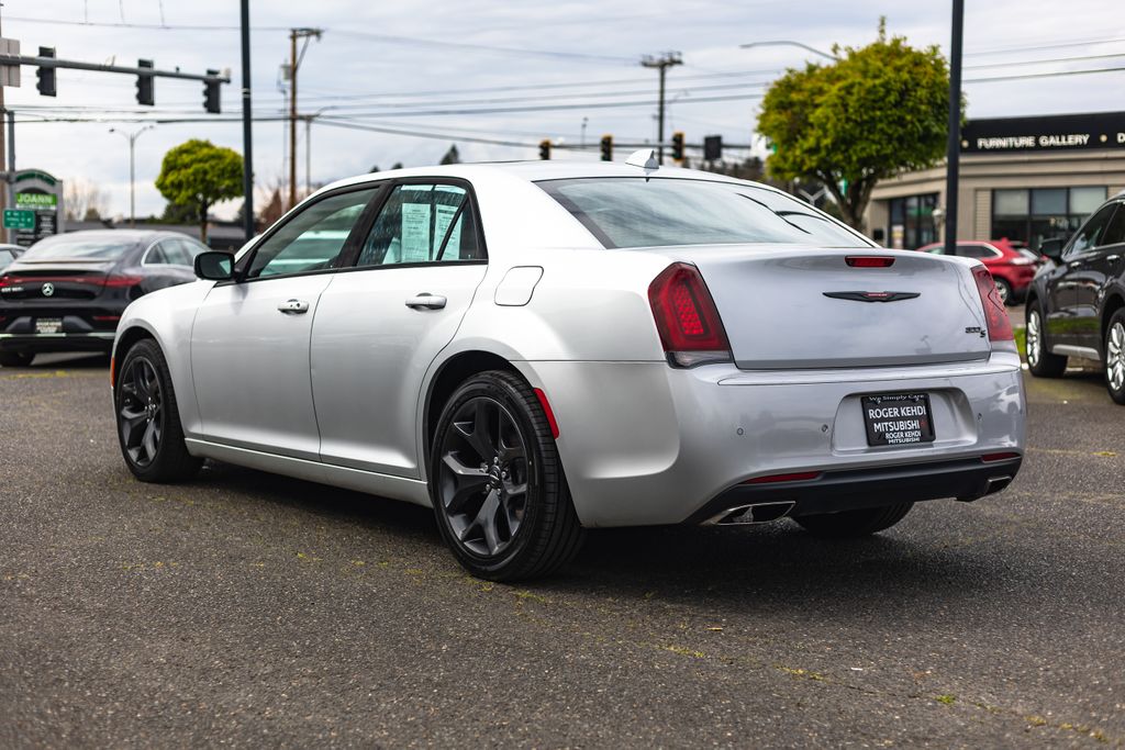2023 Chrysler 300 S thumbnail 11