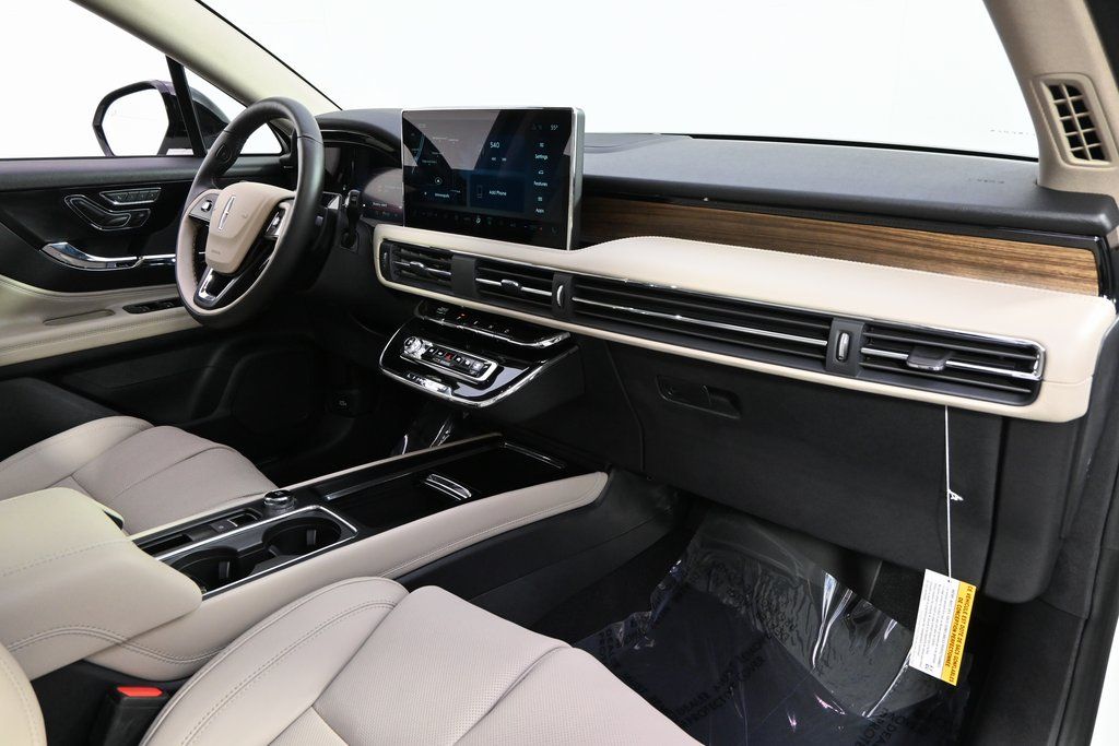 New 2026 White Lincoln Reserve image 13