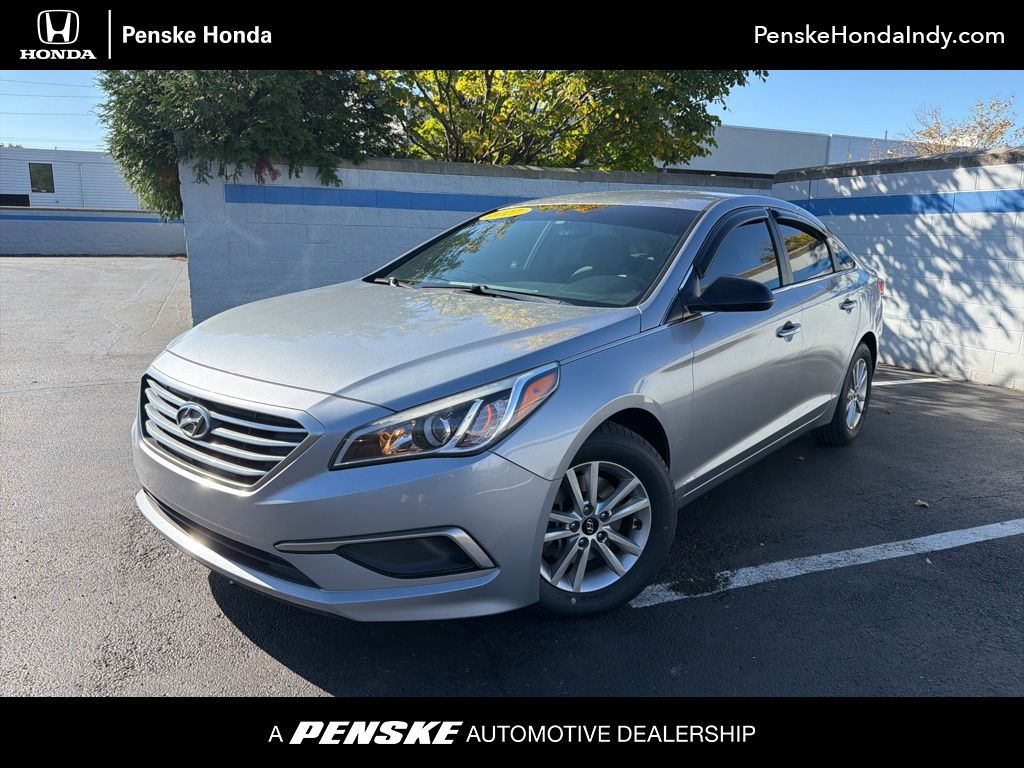 2017 Hyundai Sonata SE -
                  Indianapolis, IN