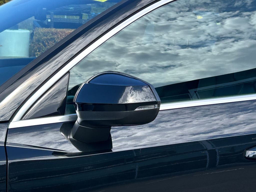 Thumbnail: 2020 Audi Q3 - 10