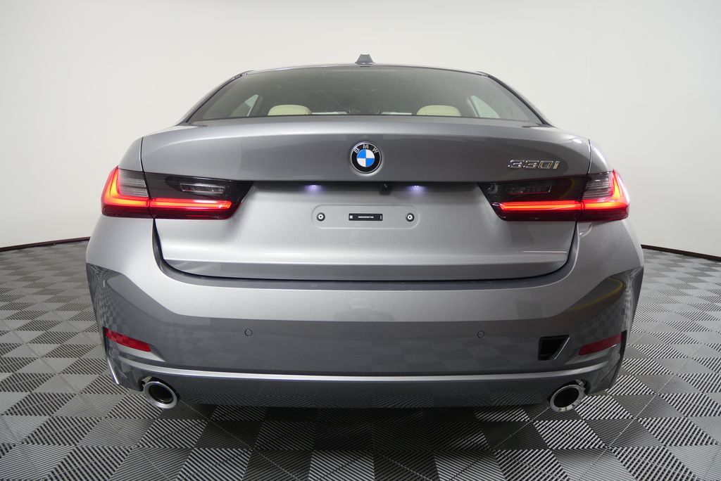Thumbnail: 2025 BMW 3 Series - 4