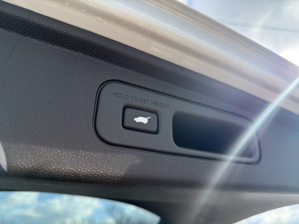 Thumbnail: 2023 Honda Odyssey - 23