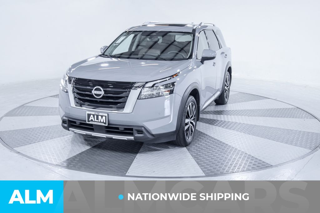 2023 Nissan Pathfinder Platinum photo 2