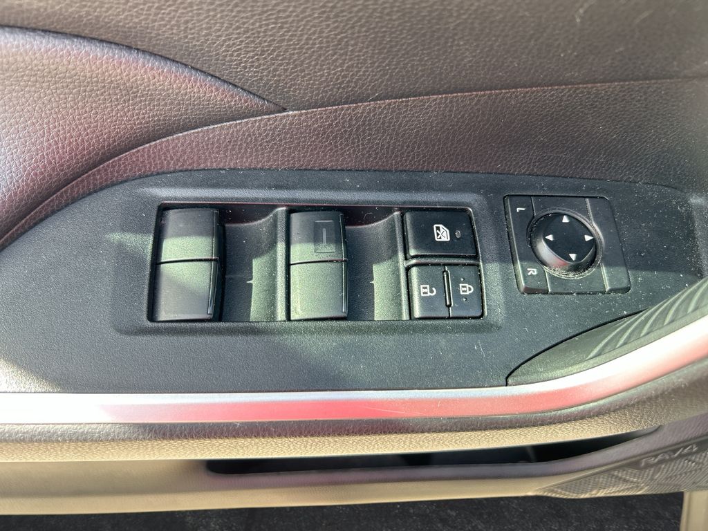 Thumbnail: 2024 Toyota RAV4 - 12