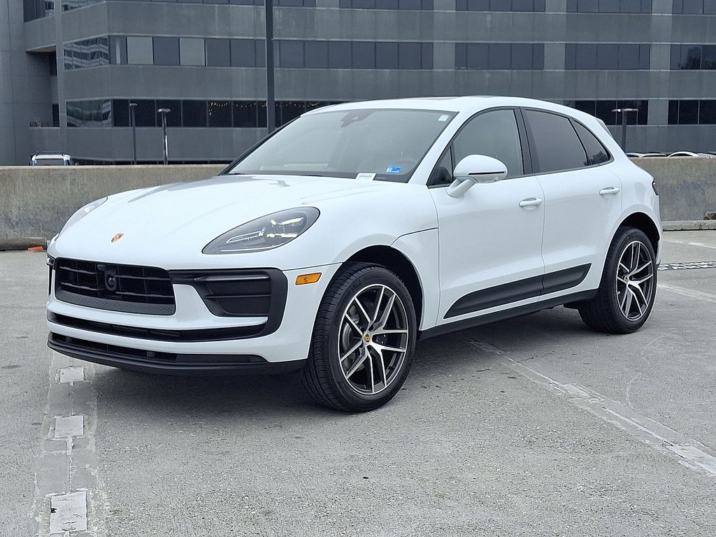 Thumbnail: 2026 Porsche Macan - 1
