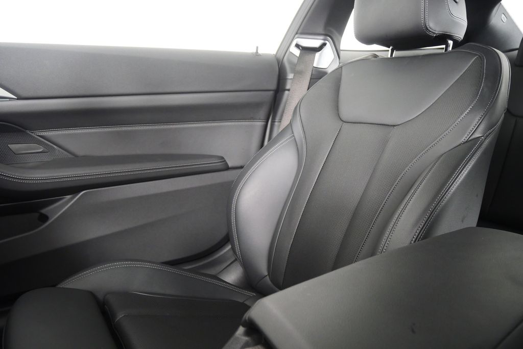 Thumbnail: 2025 BMW 4 Series - 24