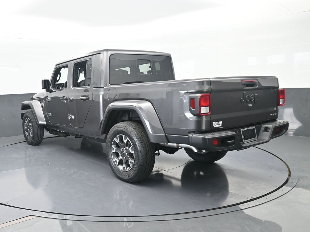 New 2026 Granite Crystal Metallic Clearcoat Jeep Sahara image 4