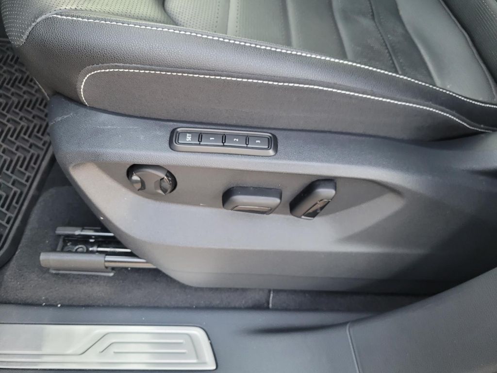 used 2025 Volkswagen Atlas car, priced at $39,980