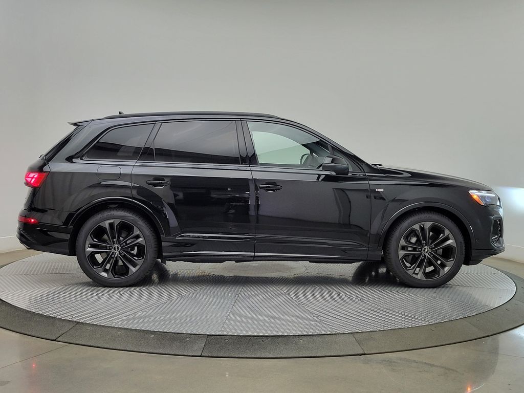 Thumbnail: 2026 Audi Q7 - 7