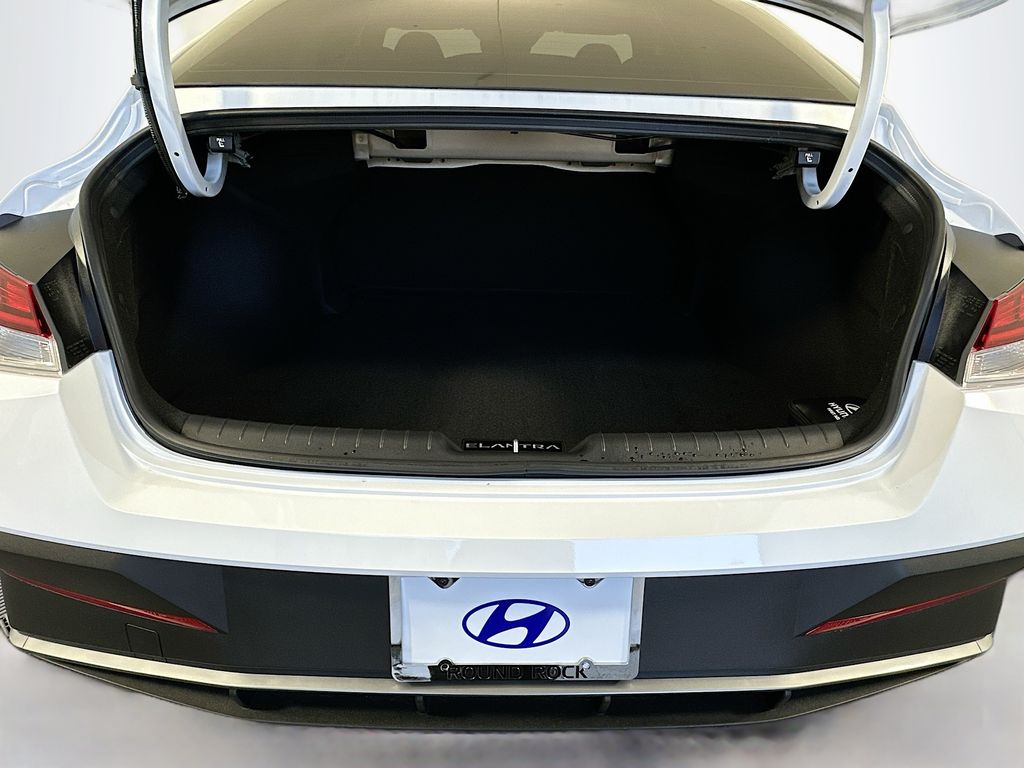 Thumbnail: 2025 Hyundai Elantra - 25