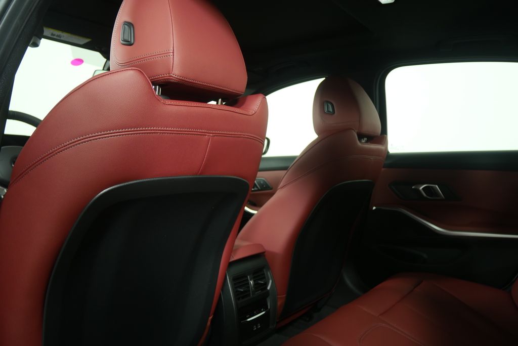 Thumbnail: 2026 BMW 3 Series - 16