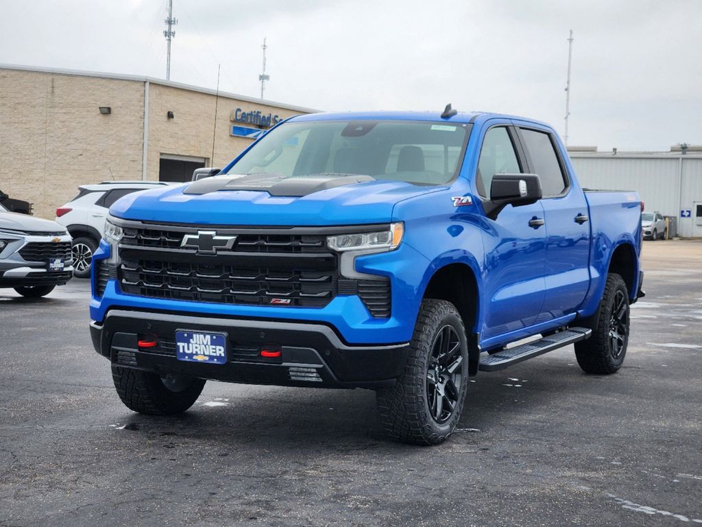 2025 Chevrolet Silverado 1500 LT Trail Boss 2