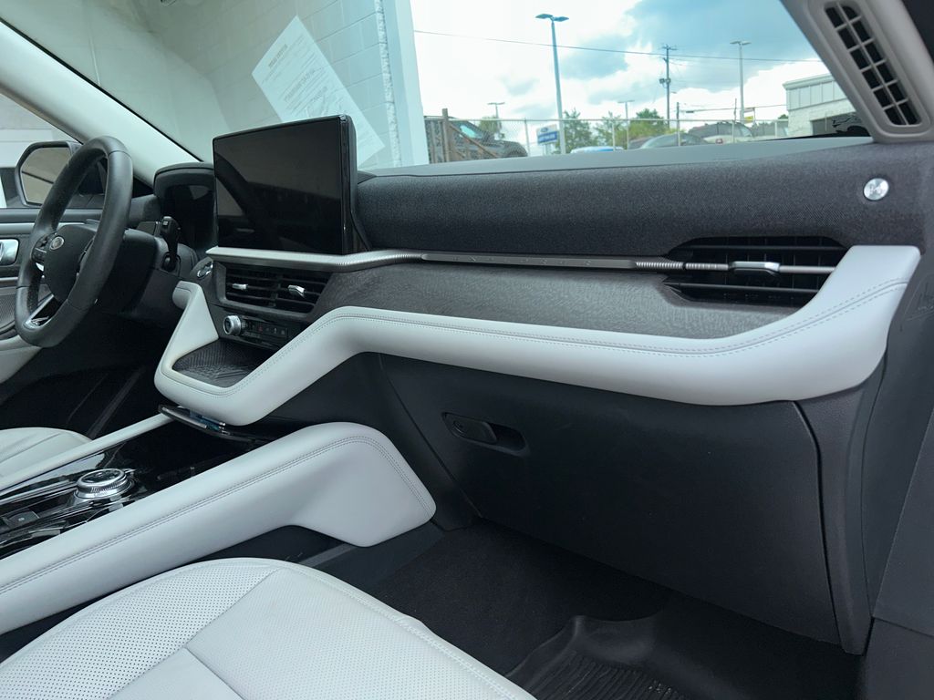 2025 White Metallic Ford Explorer Platinum 4X4 SUV