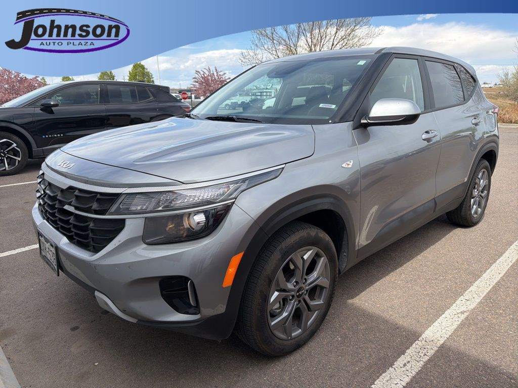 Steel Gray 2024 Kia Seltos LX AWD SUV / Crossover All-Wheel Drive Continuously Variable Transmission