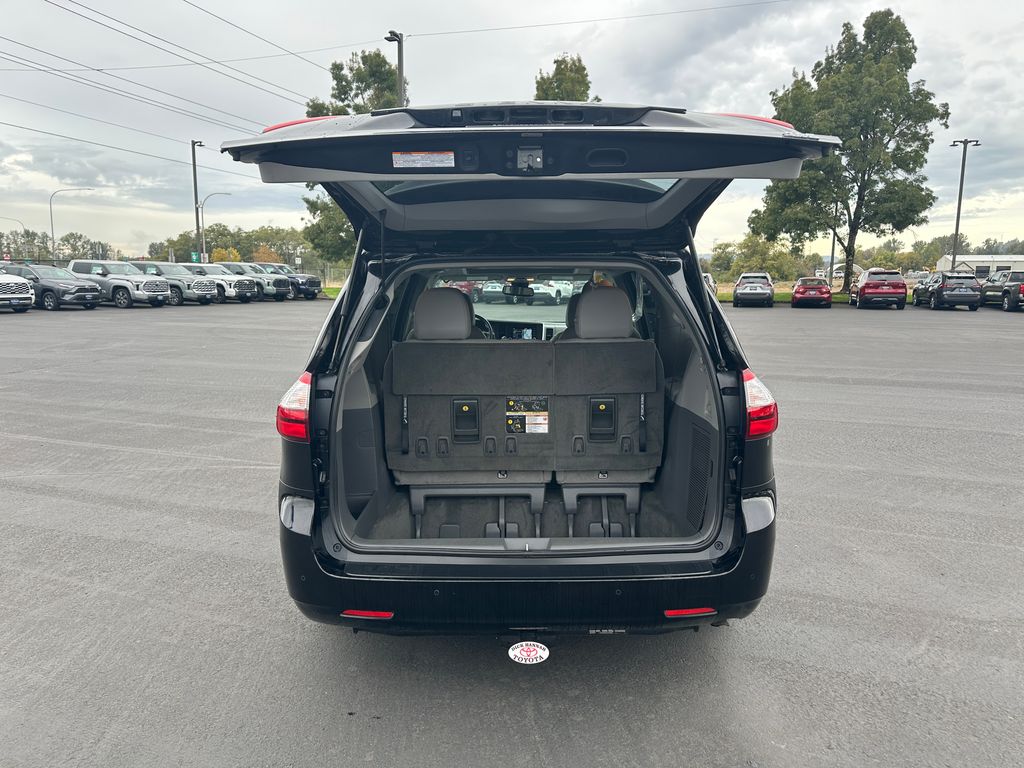2019 Toyota Sienna XLE Premium
