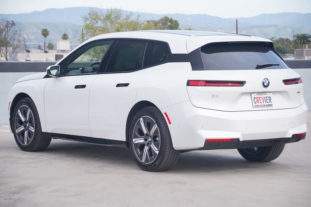 Thumbnail: 2026 BMW iX - 7