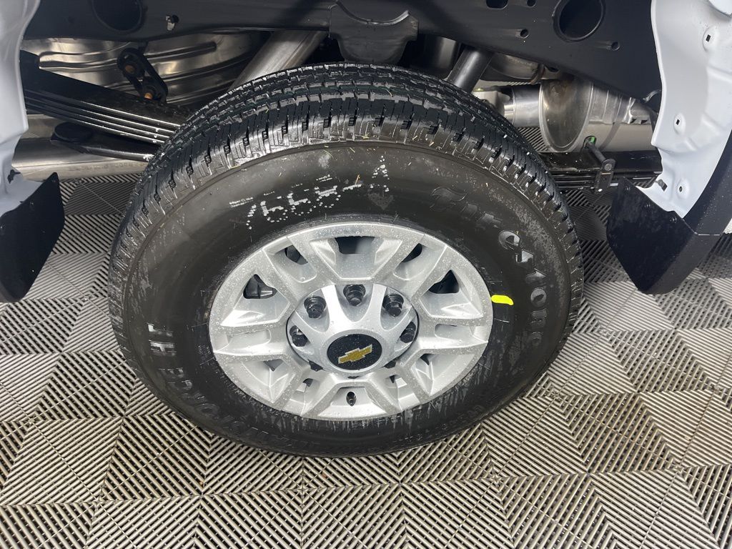 Thumbnail: 2026 Chevrolet Silverado 2500 - 12